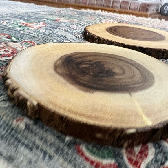 Tree trunk wood serving display stand - Picture 4 of 7